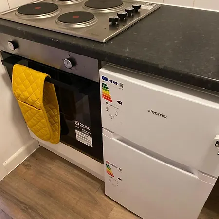 Tradeforce Service Bradford Apartment *